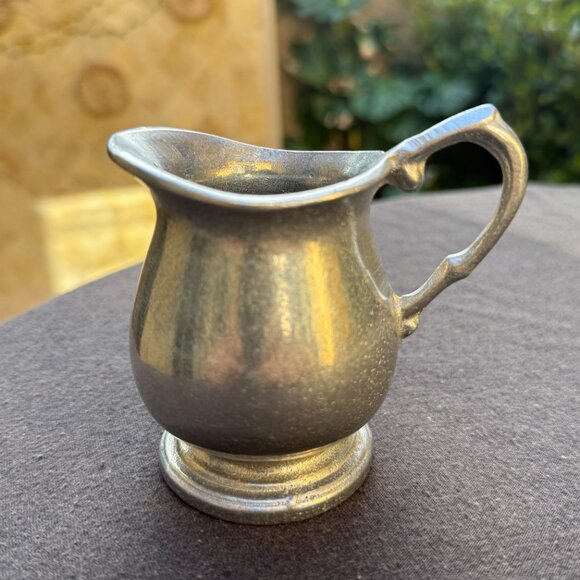 Wilton Armetale Plough Tavern Mini Creamer - Picture 2 of 8